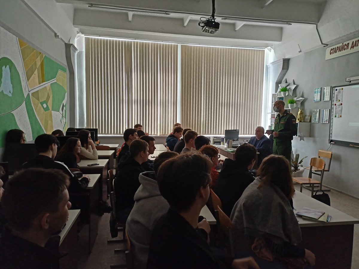 Заседание круглого стола на тему: «Служу России» в ОГБПОУ «Ульяновский колледж градостроительства и права»
