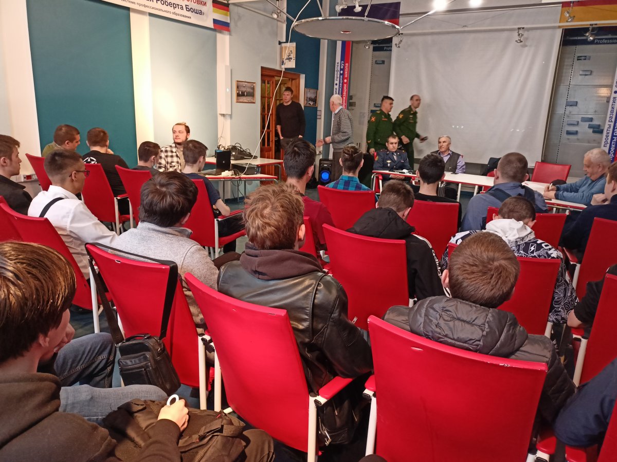 Заседание круглого стола на тему: «Служу России» в ОГБПОУ «Ульяновский многопрофильный техникум»