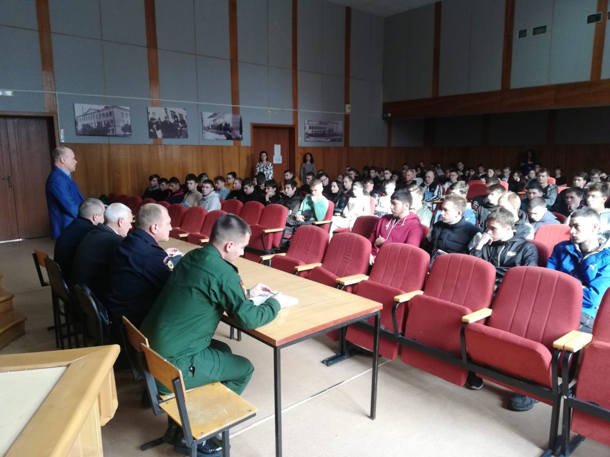 Заседание круглого стола на тему «Служу России» со студентами ОГБПОУ «Ульяновский колледж градостроительства и права»