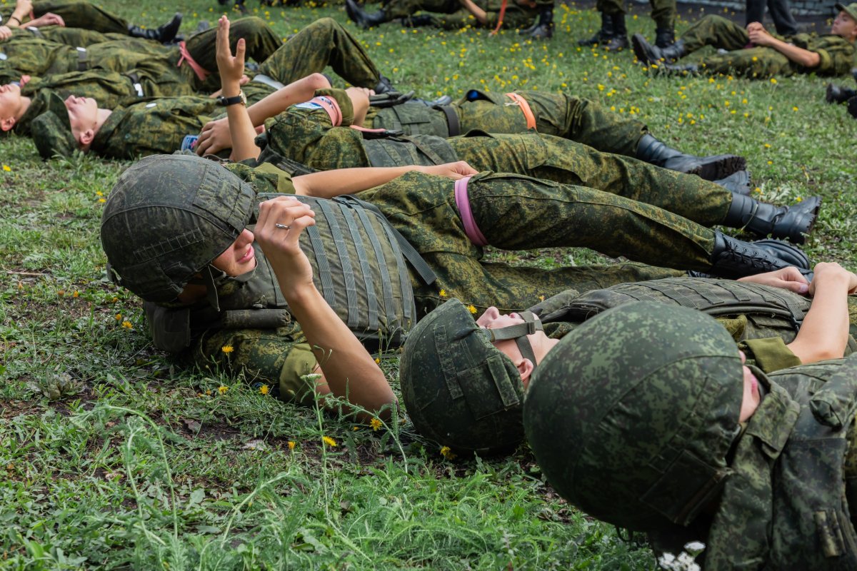 Юнармейские военно-патриотические сборы Приволжского федерального округа "Гвардеец" продолжаются